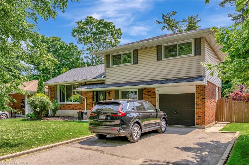 Single Family Residence for sale at 39 Pusey Boulevard, Brantford, Grand Woodlands, N3R 2S1 - MLS: 40741401