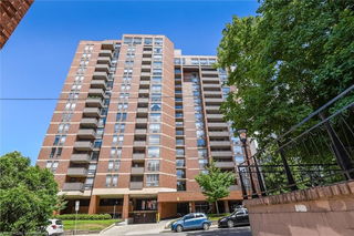 1601 - 222 Jackson Street W