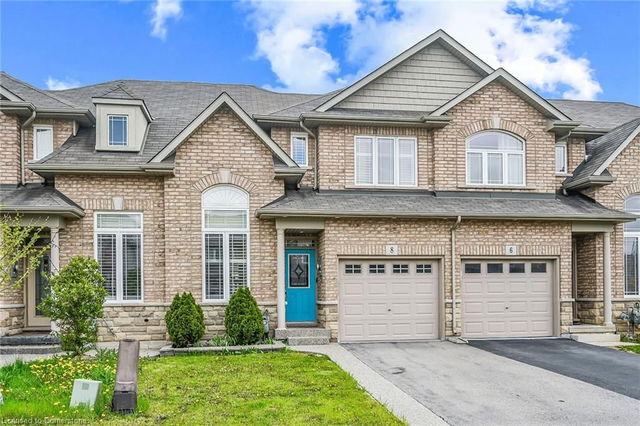 8 Charleswood Crescent