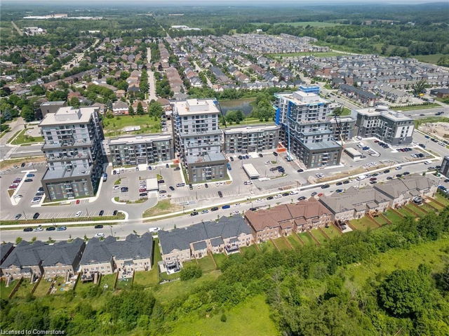 318 - 470 Dundas Street E