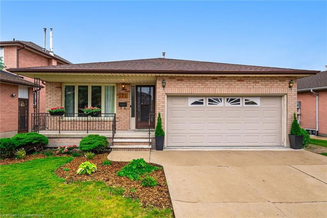 172 Merrilee Crescent