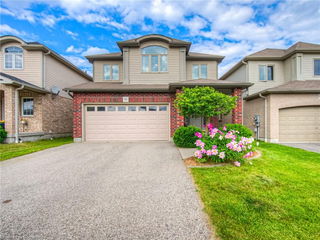 98 Avery Crescent