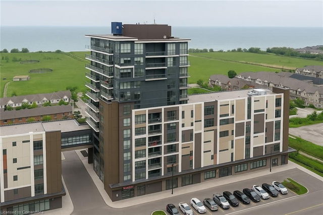 703 - 550 North Service Road