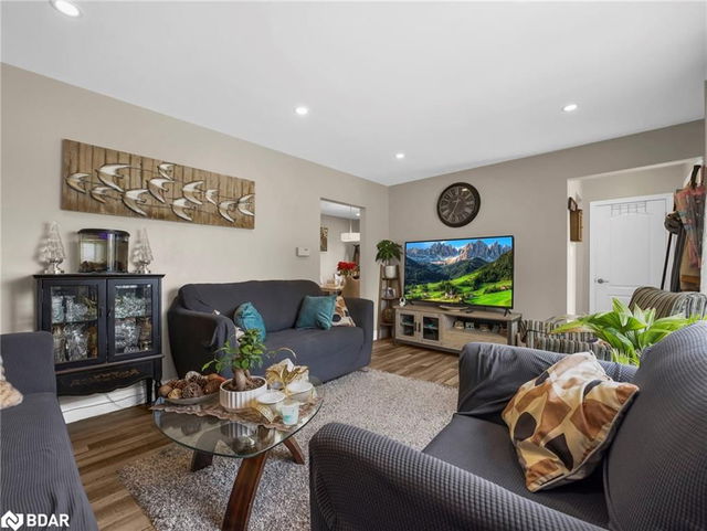55 Silver Aspen Crescent