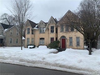 34 Oak Street