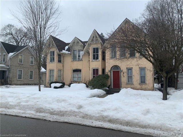 34 Oak Street