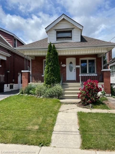 157 Leinster Avenue N