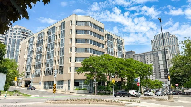 102 - 66 Bay Street S