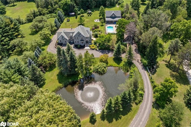 7833 Poplar Sideroad