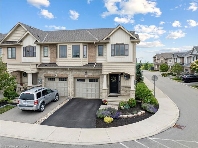 43 Dunrobin Lane