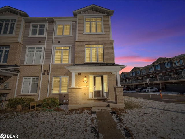 27 Canoe Lane