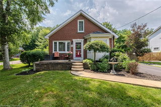 94 Queensway Road E