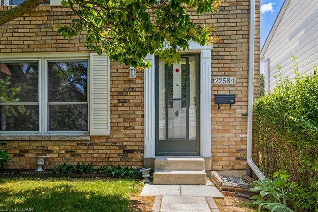 1 - 2258 Upper Middle Road, Burlington | For Sale @ $630,000 | Condos.ca