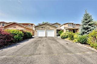 5570 Shorecrest Crescent