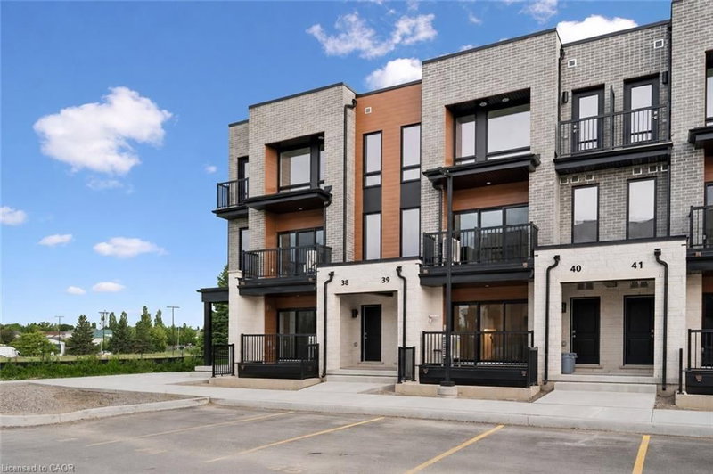 B039 - 525 Erinbrook Drive
