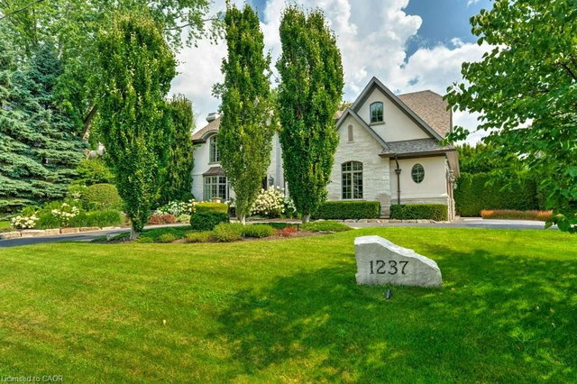 1237 Donlea Crescent