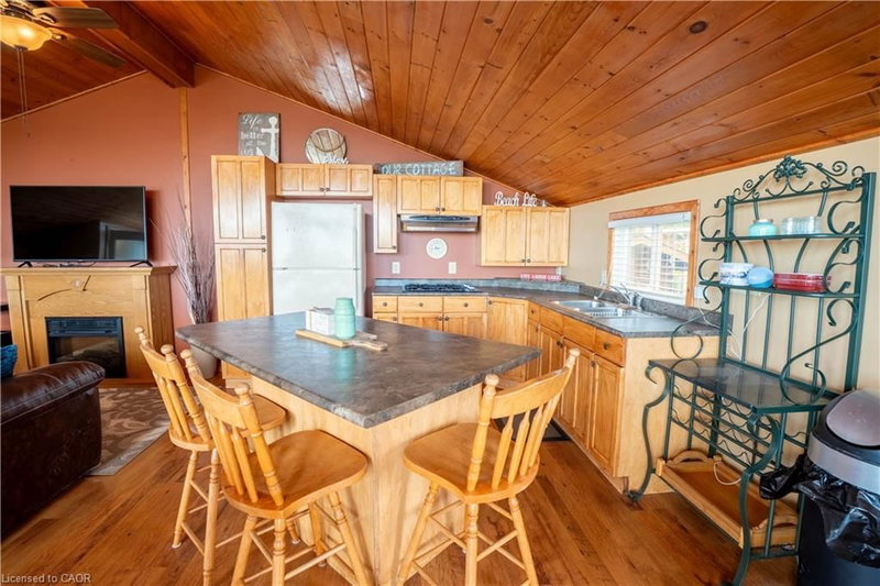 1102 Front Road photo 4