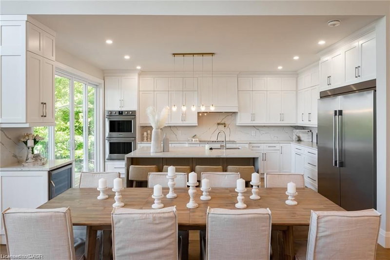 1052 Walton Avenue photo 4