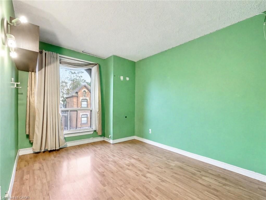 Single Family Residence for sale at 23 Oak Avenue, Hamilton, ON, L8L 5M7 - Landsdale - MLS: 40779710