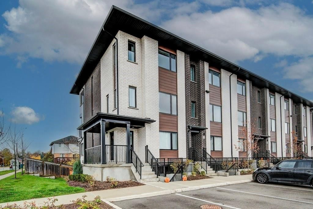 Row/Townhouse sold at 4 Lily Lane, Guelph, ON, N1L 0R2 - Clairfields/Hanlon Business Park - MLS: 40783765