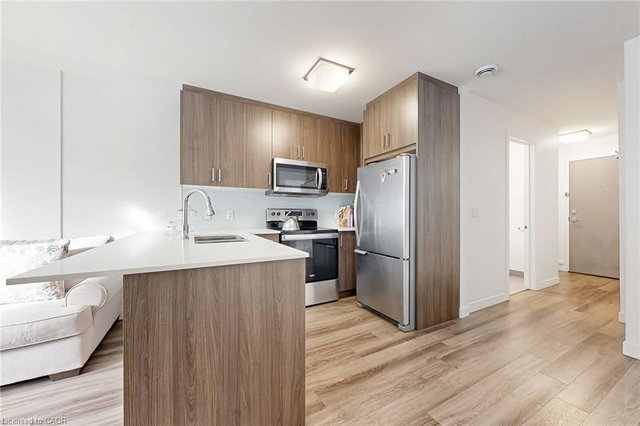 502 - 479 Charlton Avenue E