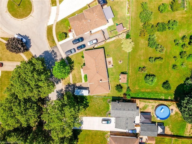 5712 Sunnylea Crescent