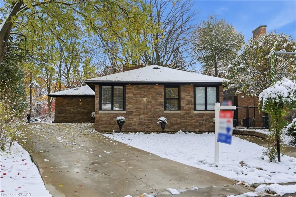 Single Family Residence sold at 16 Freeland Court, Hamilton, ON, L8S 3R5 - Westdale North - MLS: 40787879