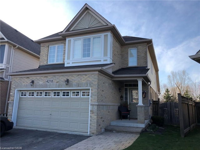 4210 Saunders Crescent