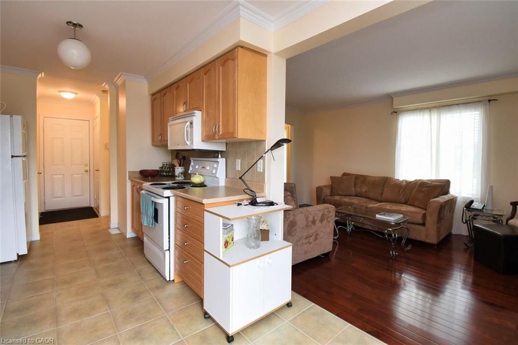 Row/Townhouse for sale at 49-7 Southside Place, Hamilton, ON, L9C 7W6 - Mountview - MLS: 40788593