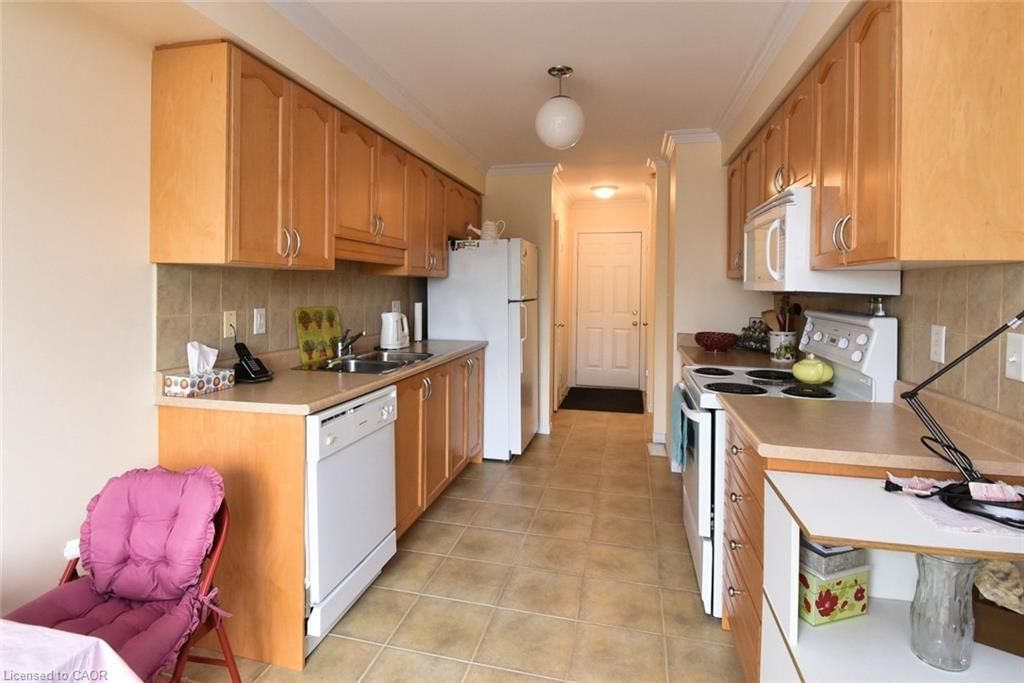 Row/Townhouse for sale at 49-7 Southside Place, Hamilton, ON, L9C 7W6 - Mountview - MLS: 40788593