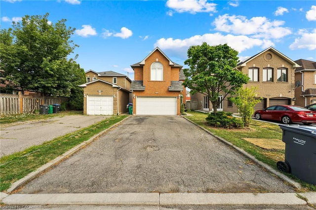 1157 Charminster Crescent