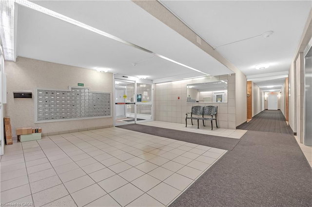 402 - 1966 Main Street W