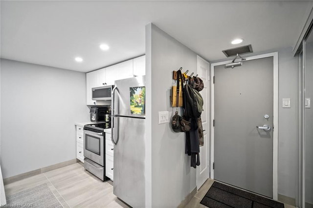 805 - 705 King Street W