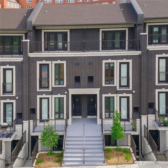 201 - 55 Wood Street