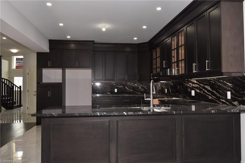 64 Alexsia Street photo 4