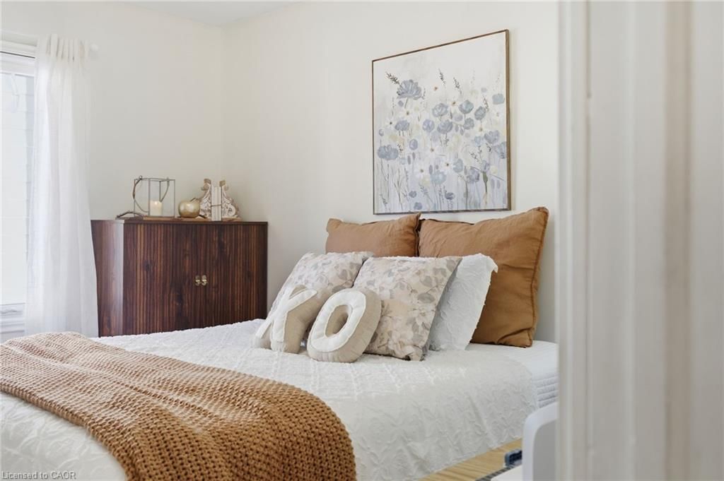 Single Family Residence for sale at 352 East 28th Street, Hamilton, ON, L8V 3J6 - Burkholme - MLS: 40790663