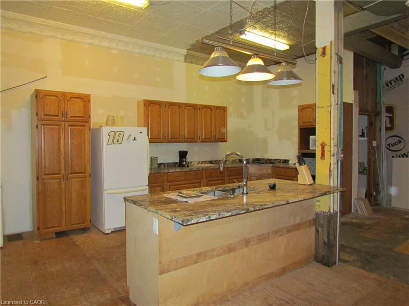 1523 Lakeshore Road