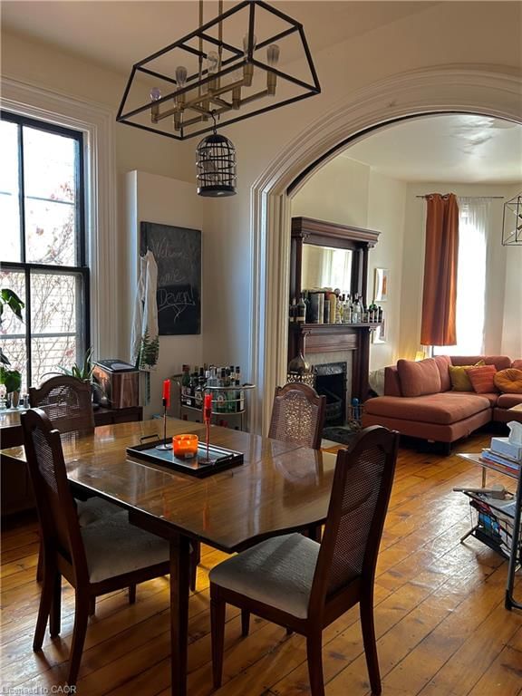 MAIN - 43 Pearl Street S