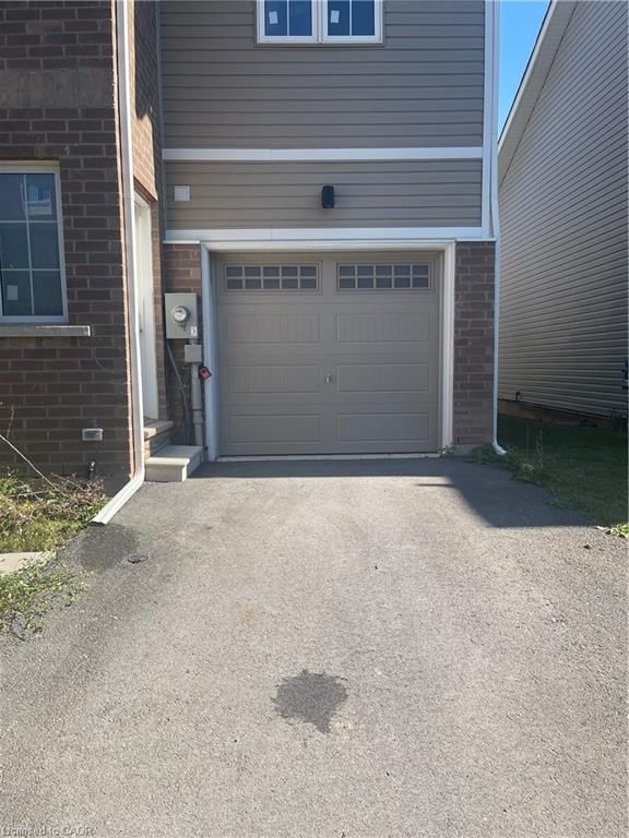Row/Townhouse for lease at 32 Waterleaf Trail, Welland, ON, L3C 0H6 - Prince Charles - MLS: 40792027