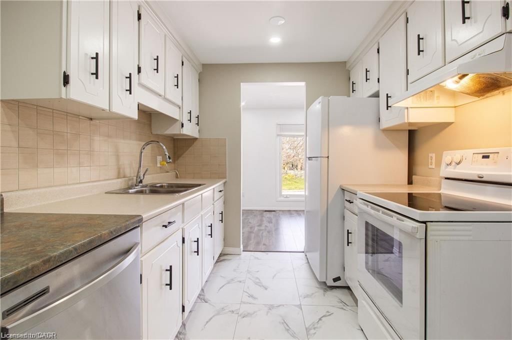 Single Family Residence for lease at UPPER-24 Tara Crescent, Thorold, ON, L2V 4M1 - Confederation Heights - MLS: 40792713