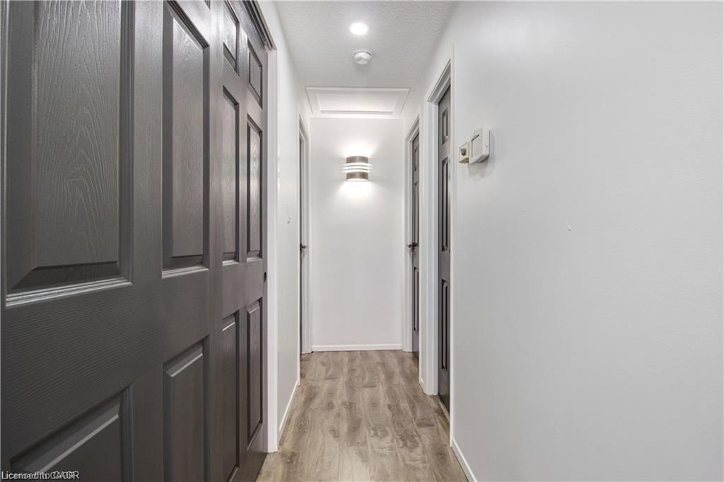 Single Family Residence for lease at UPPER-24 Tara Crescent, Thorold, ON, L2V 4M1 - Confederation Heights - MLS: 40792713