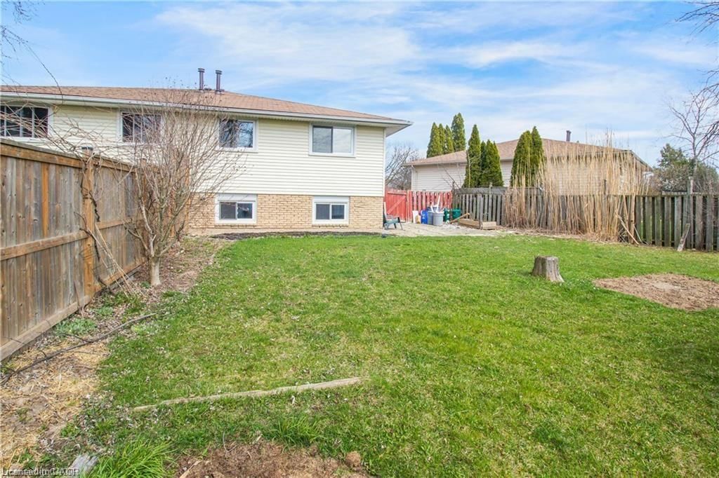 Single Family Residence for lease at UPPER-24 Tara Crescent, Thorold, ON, L2V 4M1 - Confederation Heights - MLS: 40792713