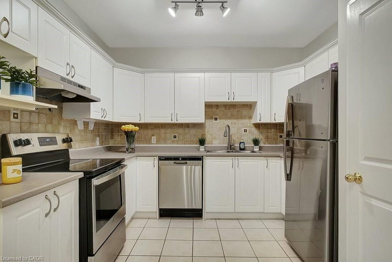 805 - 255 Keats Way