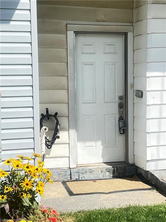 99 Brucedale Avenue E