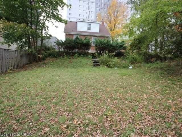 342 King Street N
