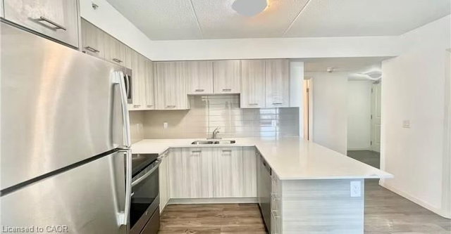 1002 - 220 Cannon Street E