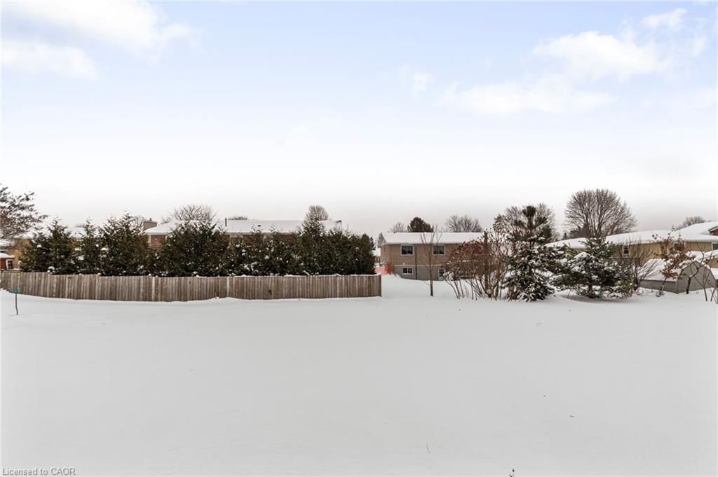 Row/Townhouse for sale at 143 Stonebrook Way, Markdale, ON, N0C 1H0 - Grey Highlands - MLS: 40794392