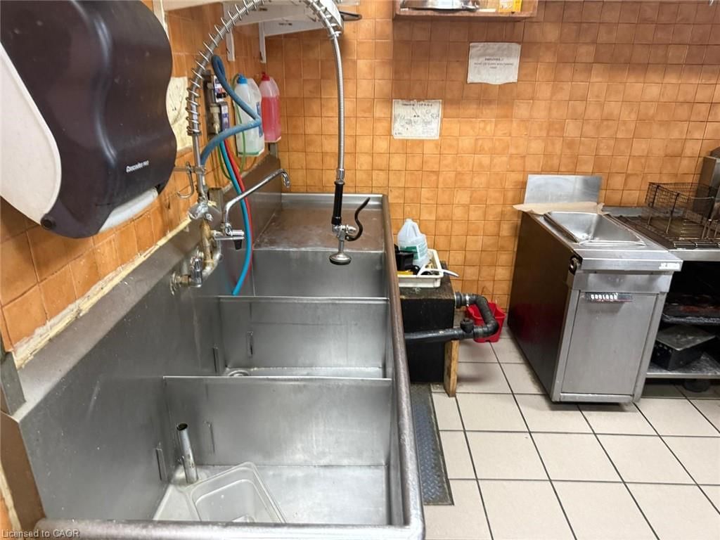 Commercial for sale at 8-7 Anne Street, Barrie, ON, L4N 2C4 - MLS: 40794995