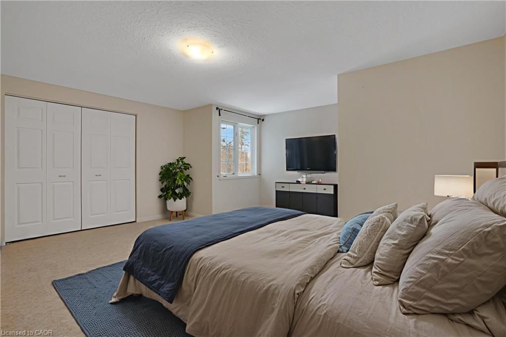 310 Fallowfield Drive, Kitchener, view 13