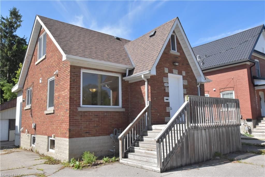 Single Family Residence sold at 238 Lowther Street, Cambridge, ON, N3H 1Y1 - Preston North - MLS: 40795447